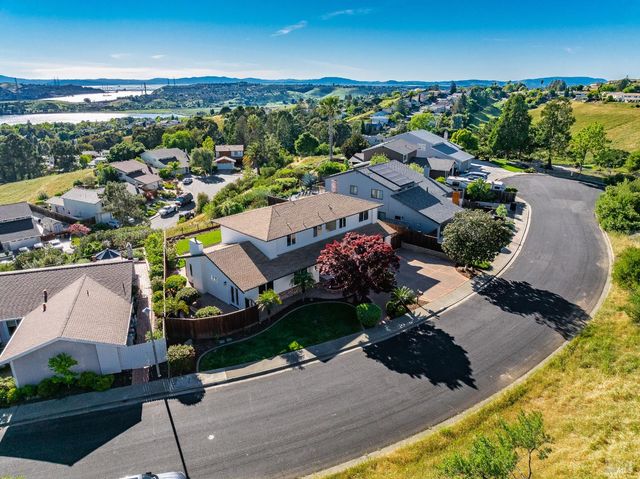 312 Baker Ct, Benicia, CA 94510