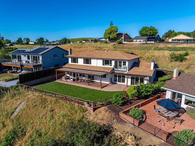 312 Baker Ct, Benicia, CA 94510