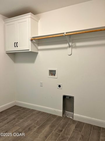 211 Theo Grey Avenue, Joplin, MO 64841