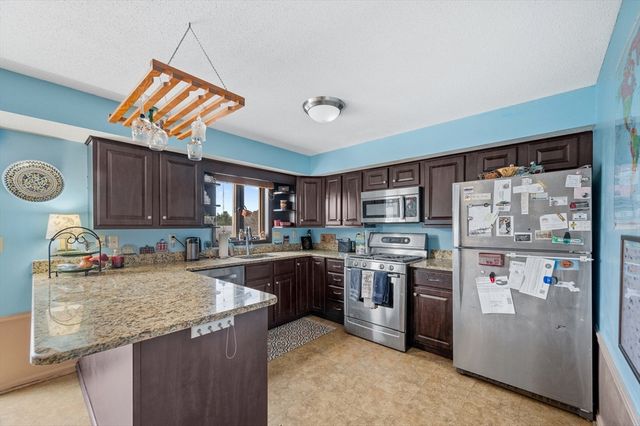 84 Century Way 84, Gardner, MA 01440