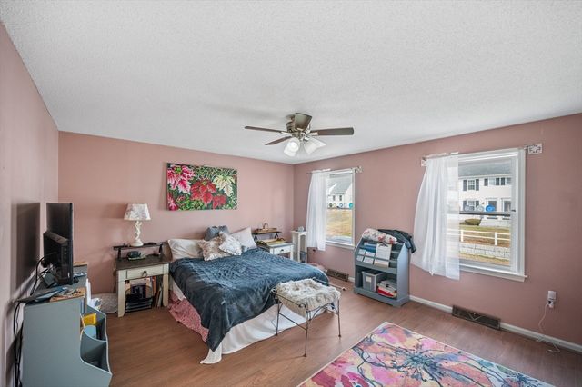 84 Century Way 84, Gardner, MA 01440