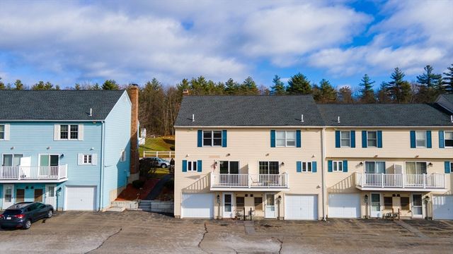 84 Century Way 84, Gardner, MA 01440