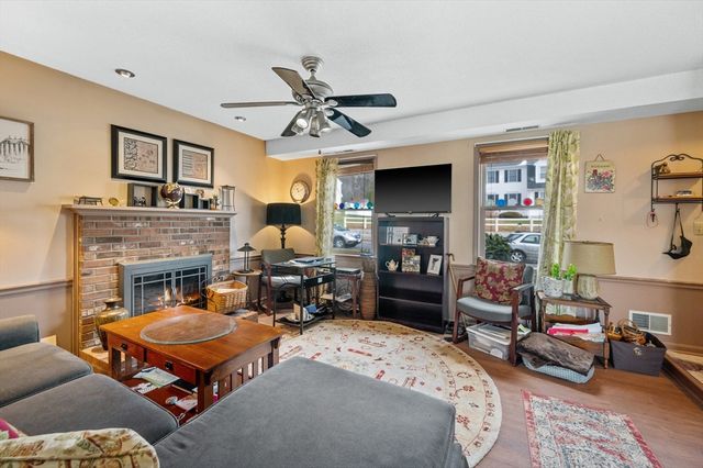 84 Century Way 84, Gardner, MA 01440