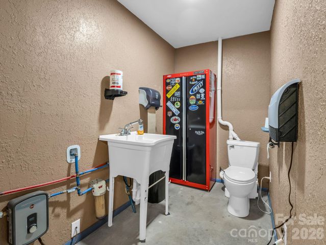 2521 Cat Square Road, Vale, NC 28168