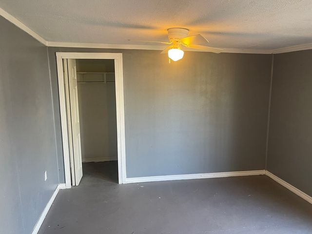 301 E Ave, Ballinger, TX 76821