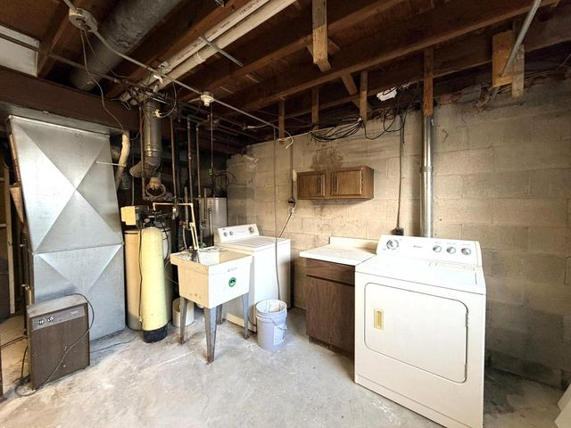 234 Wolf DRIVE, Dousman, WI 53118