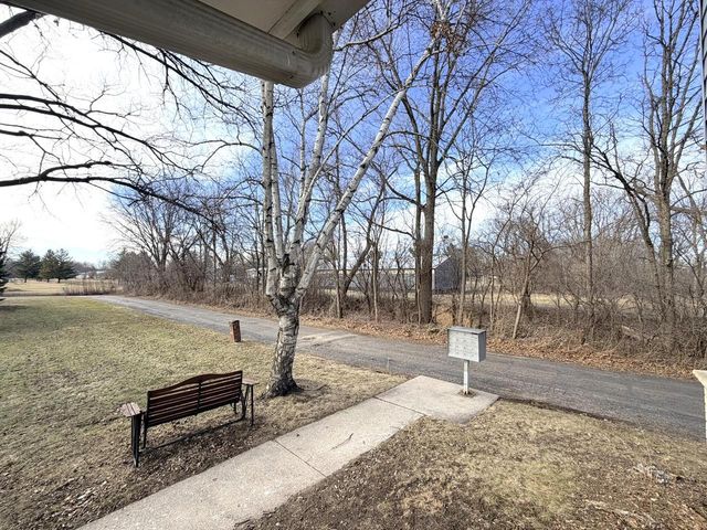 234 Wolf DRIVE, Dousman, WI 53118