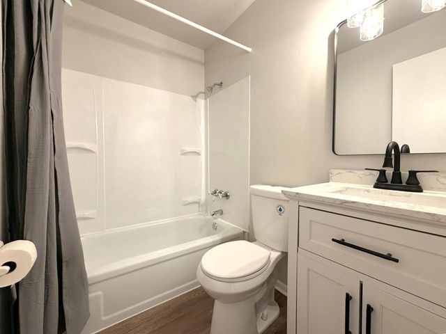 234 Wolf DRIVE, Dousman, WI 53118