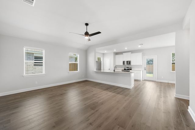 236 Live Oak Lane, Hutchins, TX 75141