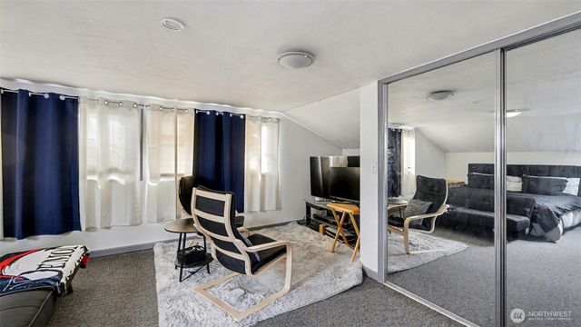 12507 50th Place S, Tukwila, WA 98108