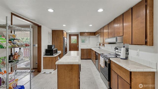 12507 50th Place S, Tukwila, WA 98108