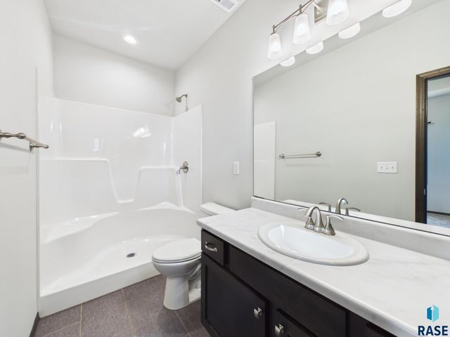 551 Ross St Street, Harrisburg, SD 57032