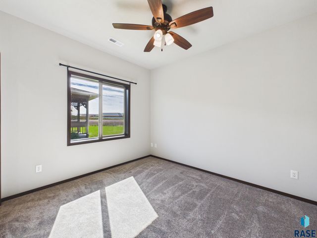 551 Ross St Street, Harrisburg, SD 57032