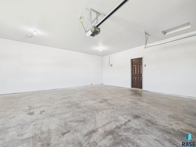 551 Ross St Street, Harrisburg, SD 57032