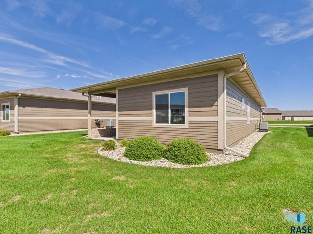 551 Ross St Street, Harrisburg, SD 57032