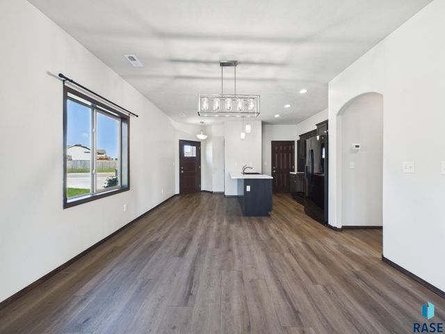 551 Ross St Street, Harrisburg, SD 57032