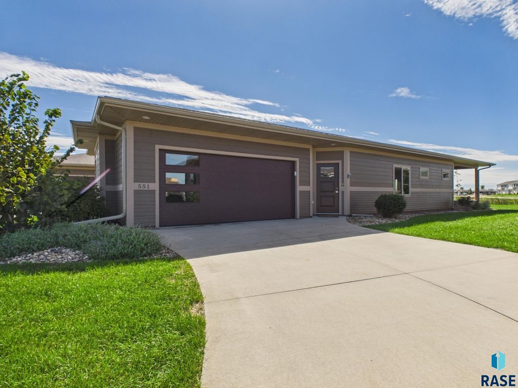 551 Ross St Street, Harrisburg, SD 57032
