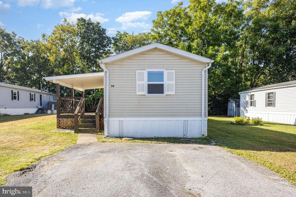 54 MONARCH DR, Carlisle, PA 17015