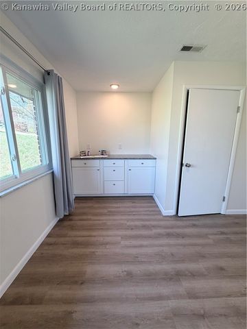 5201 Hammons Drive, Cross Lanes, WV 25313
