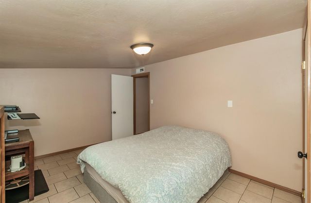 1498 Escalon Avenue, Clovis, CA 93611