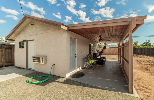 1498 Escalon Avenue, Clovis, CA 93611