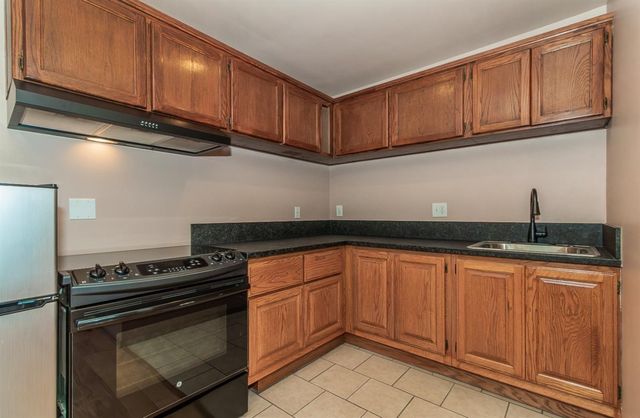 1498 Escalon Avenue, Clovis, CA 93611