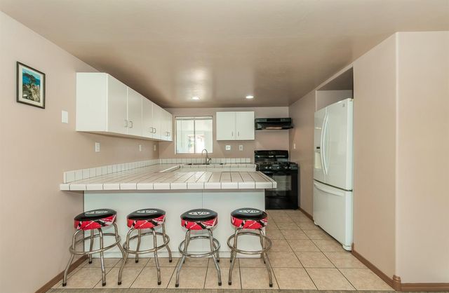 1498 Escalon Avenue, Clovis, CA 93611