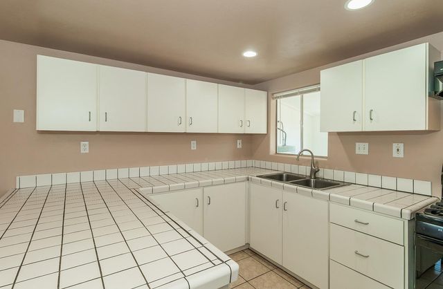 1498 Escalon Avenue, Clovis, CA 93611