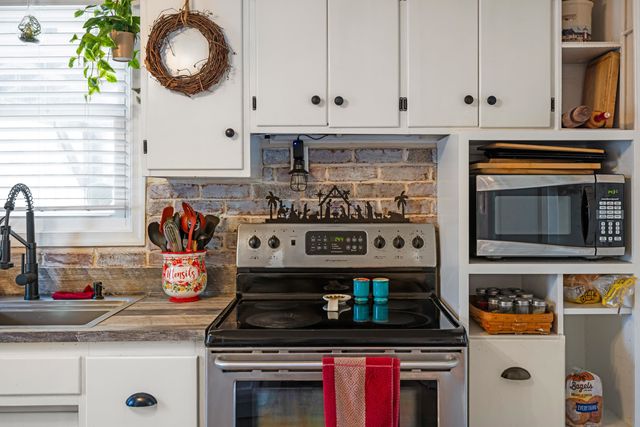 955 ENTRY SCHOOL RD, Fishersville, VA 22939