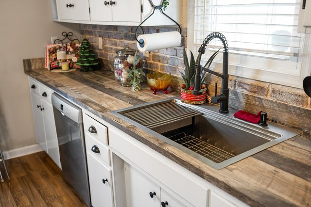 955 ENTRY SCHOOL RD, Fishersville, VA 22939