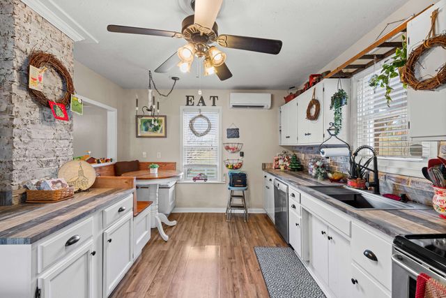 955 ENTRY SCHOOL RD, Fishersville, VA 22939