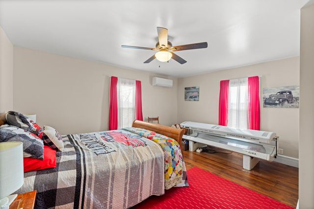 955 ENTRY SCHOOL RD, Fishersville, VA 22939