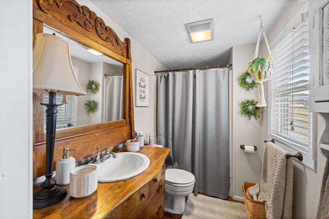 955 ENTRY SCHOOL RD, Fishersville, VA 22939