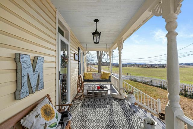 955 ENTRY SCHOOL RD, Fishersville, VA 22939