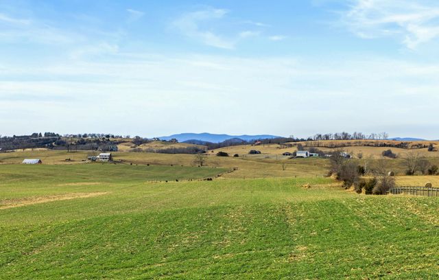 955 ENTRY SCHOOL RD, Fishersville, VA 22939