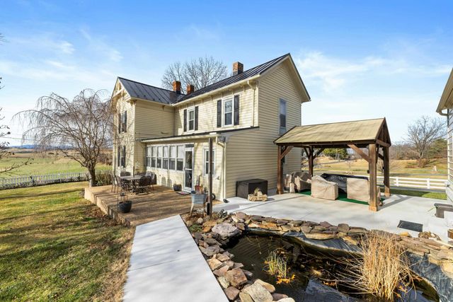 955 ENTRY SCHOOL RD, Fishersville, VA 22939