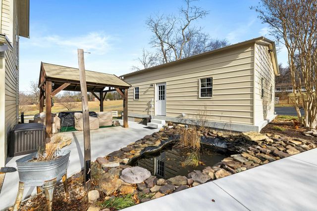 955 ENTRY SCHOOL RD, Fishersville, VA 22939