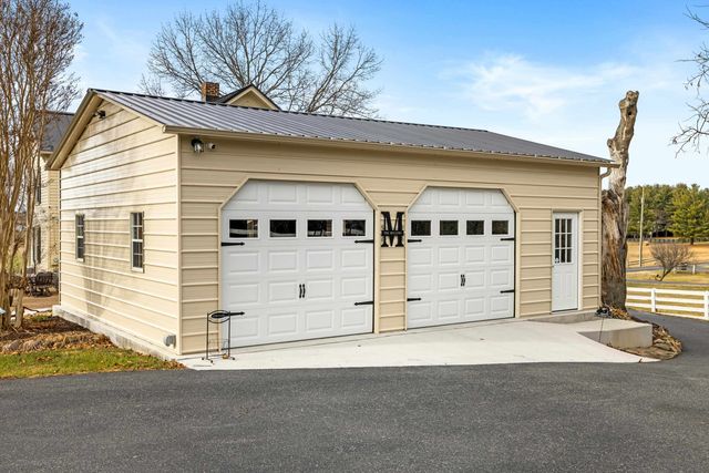 955 ENTRY SCHOOL RD, Fishersville, VA 22939