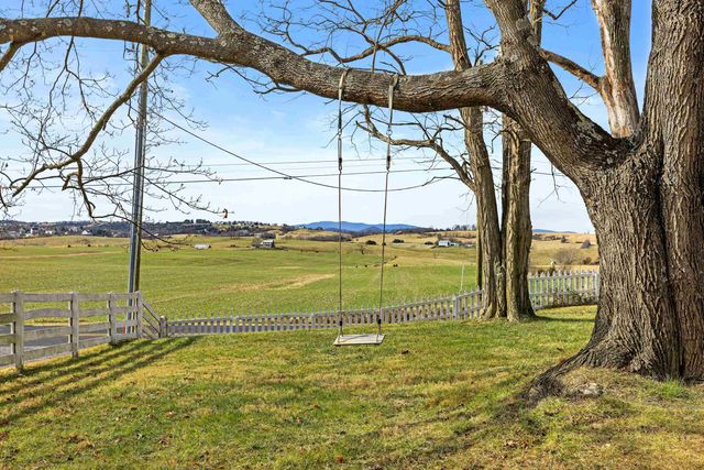 955 ENTRY SCHOOL RD, Fishersville, VA 22939