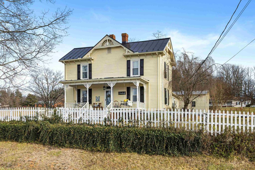 955 ENTRY SCHOOL RD, Fishersville, VA 22939