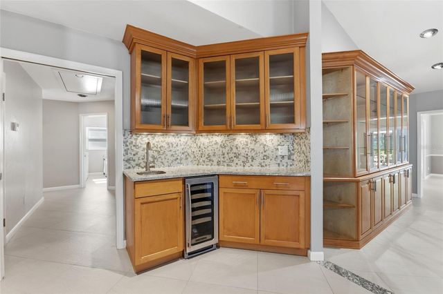 2708 W OSBORNE AVENUE, Tampa, FL 33614