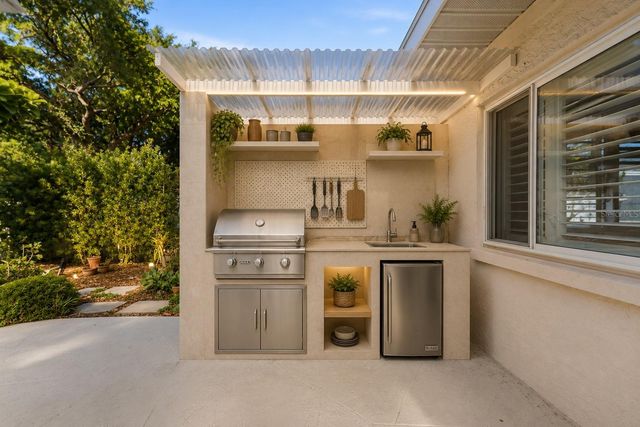 2708 W OSBORNE AVENUE, Tampa, FL 33614