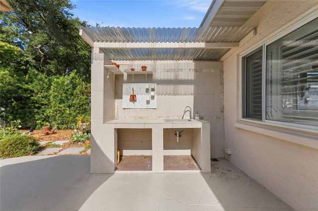 2708 W OSBORNE AVENUE, Tampa, FL 33614
