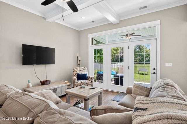 9204 Fairground Rd, Louisville, KY 40291