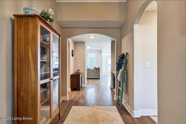 9204 Fairground Rd, Louisville, KY 40291