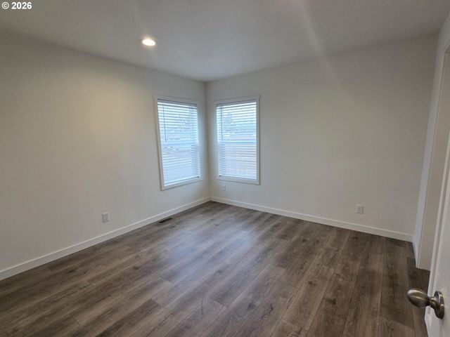 5299 Maple St, Florence, OR 97439