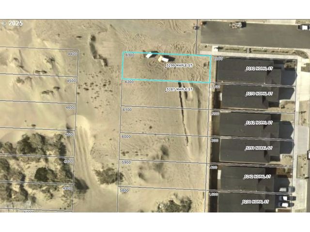 5299 Maple St, Florence, OR 97439