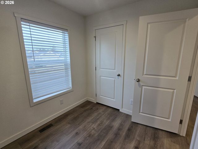 5299 Maple St, Florence, OR 97439