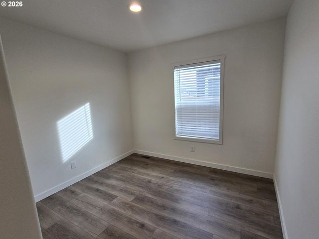 5299 Maple St, Florence, OR 97439