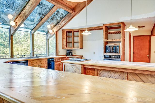 5368 Crystal Springs Drive NE, Bainbridge Island, WA 98110